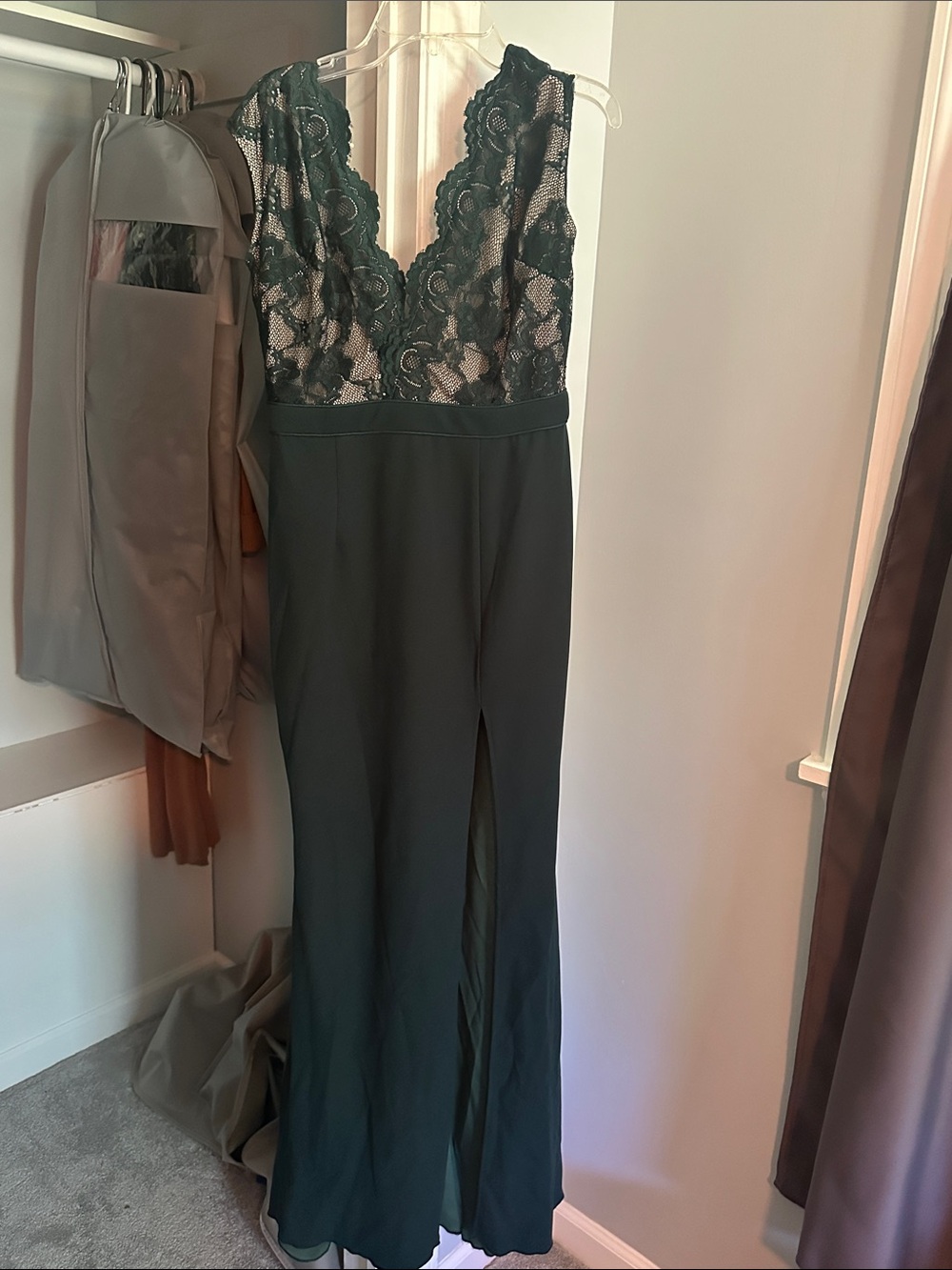 Sleeveless Lace-Top Maxi Dress in Deep Green